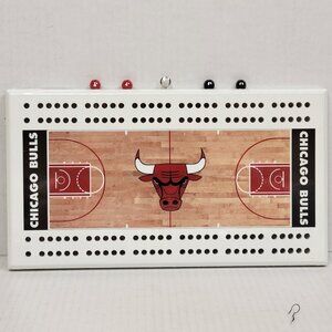 NBA - Chicago Bulls Cribbage Board, NEW